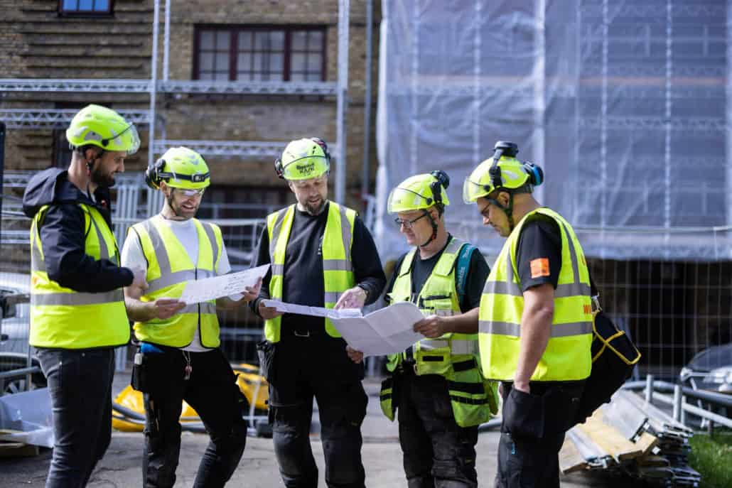 Medarbejdere i bygge- og ingeniørfirmaet AJKON